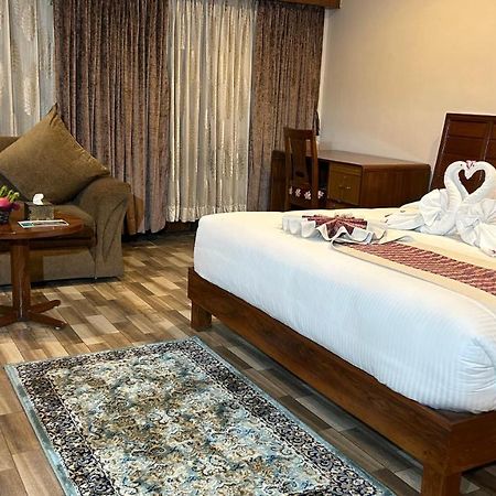 Hotel Earth Light Sauraha Chitwan Ngoại thất bức ảnh