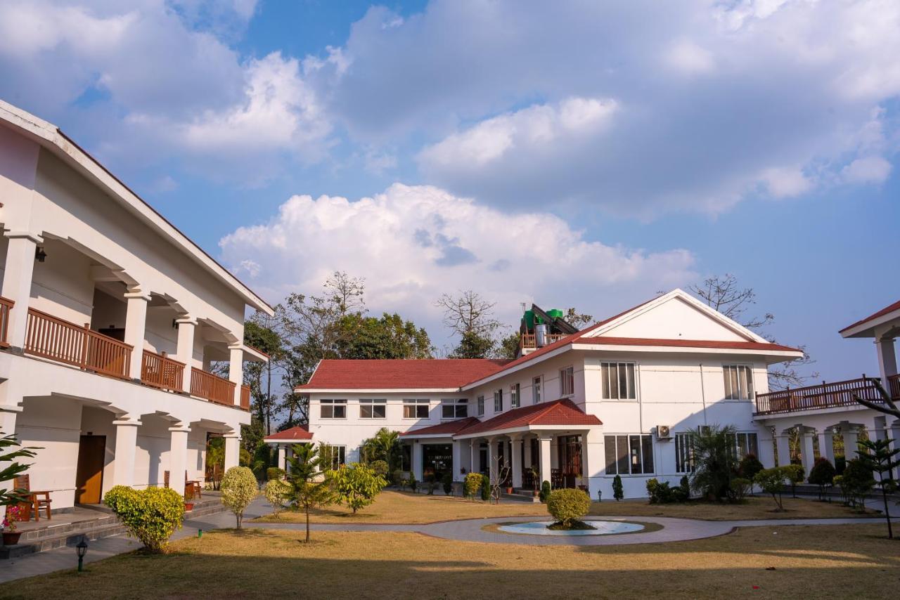 Hotel Earth Light Sauraha Chitwan Ngoại thất bức ảnh
