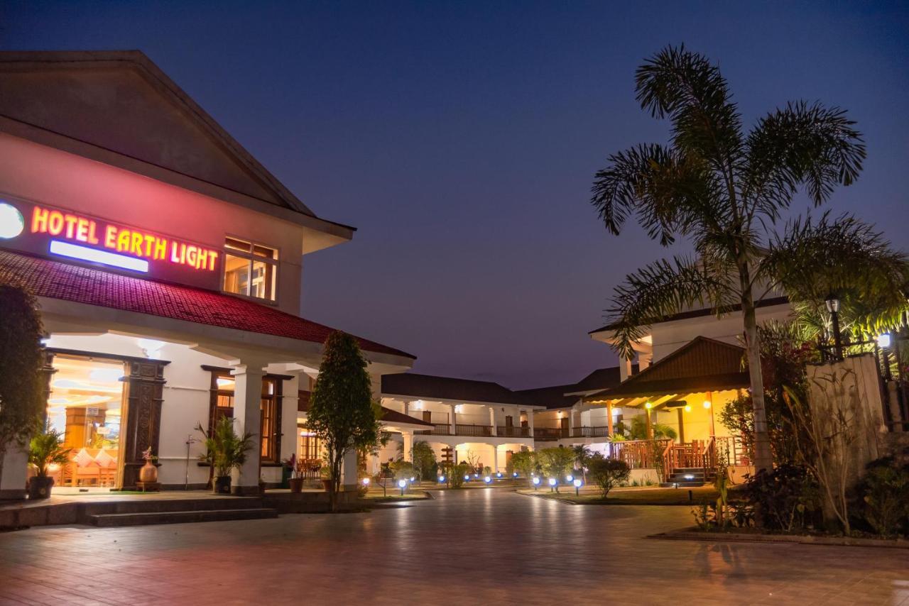 Hotel Earth Light Sauraha Chitwan Ngoại thất bức ảnh