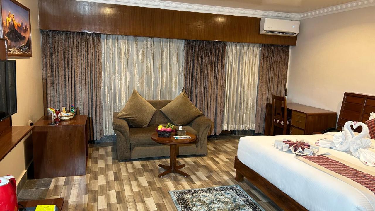 Hotel Earth Light Sauraha Chitwan Ngoại thất bức ảnh
