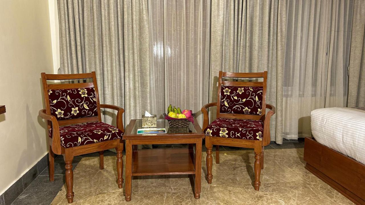 Hotel Earth Light Sauraha Chitwan Ngoại thất bức ảnh