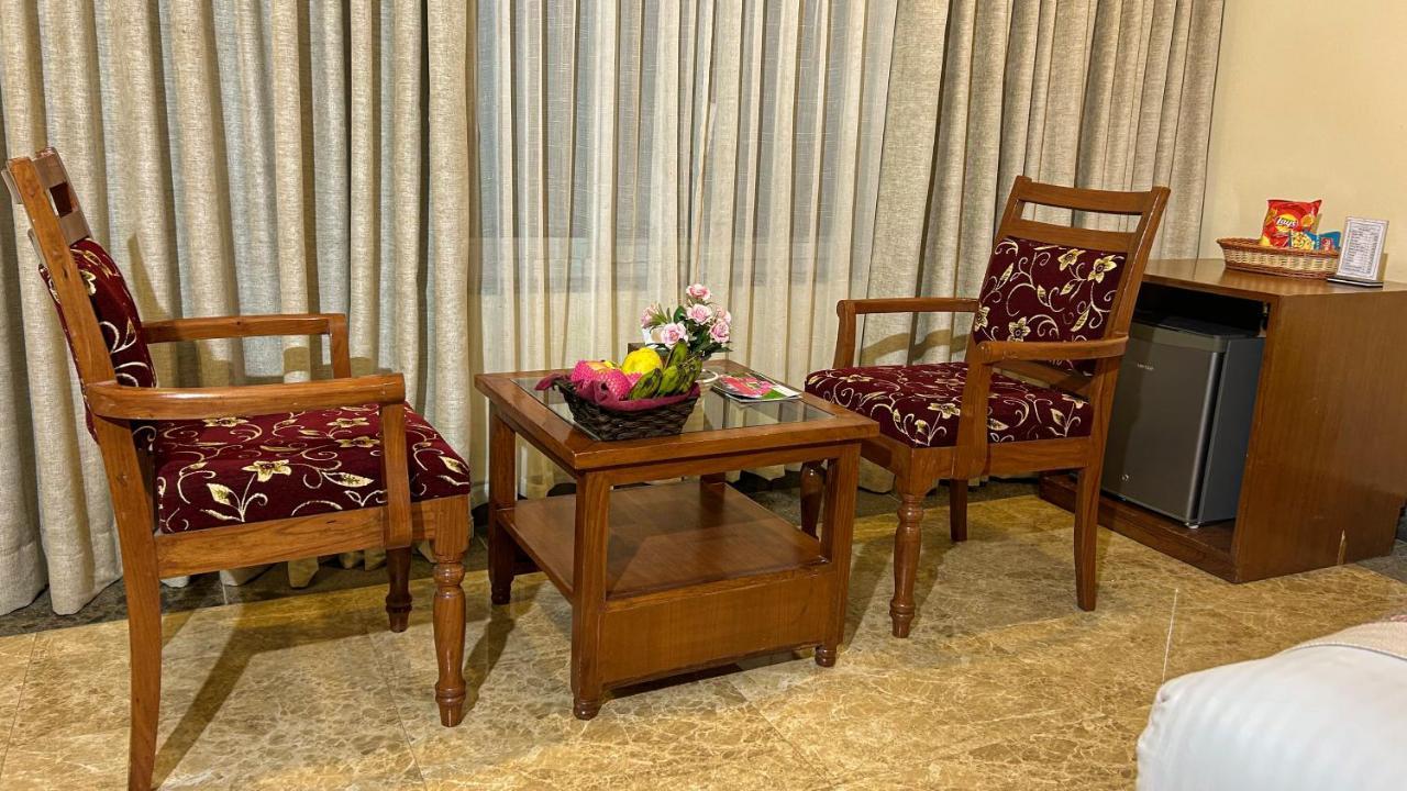 Hotel Earth Light Sauraha Chitwan Ngoại thất bức ảnh