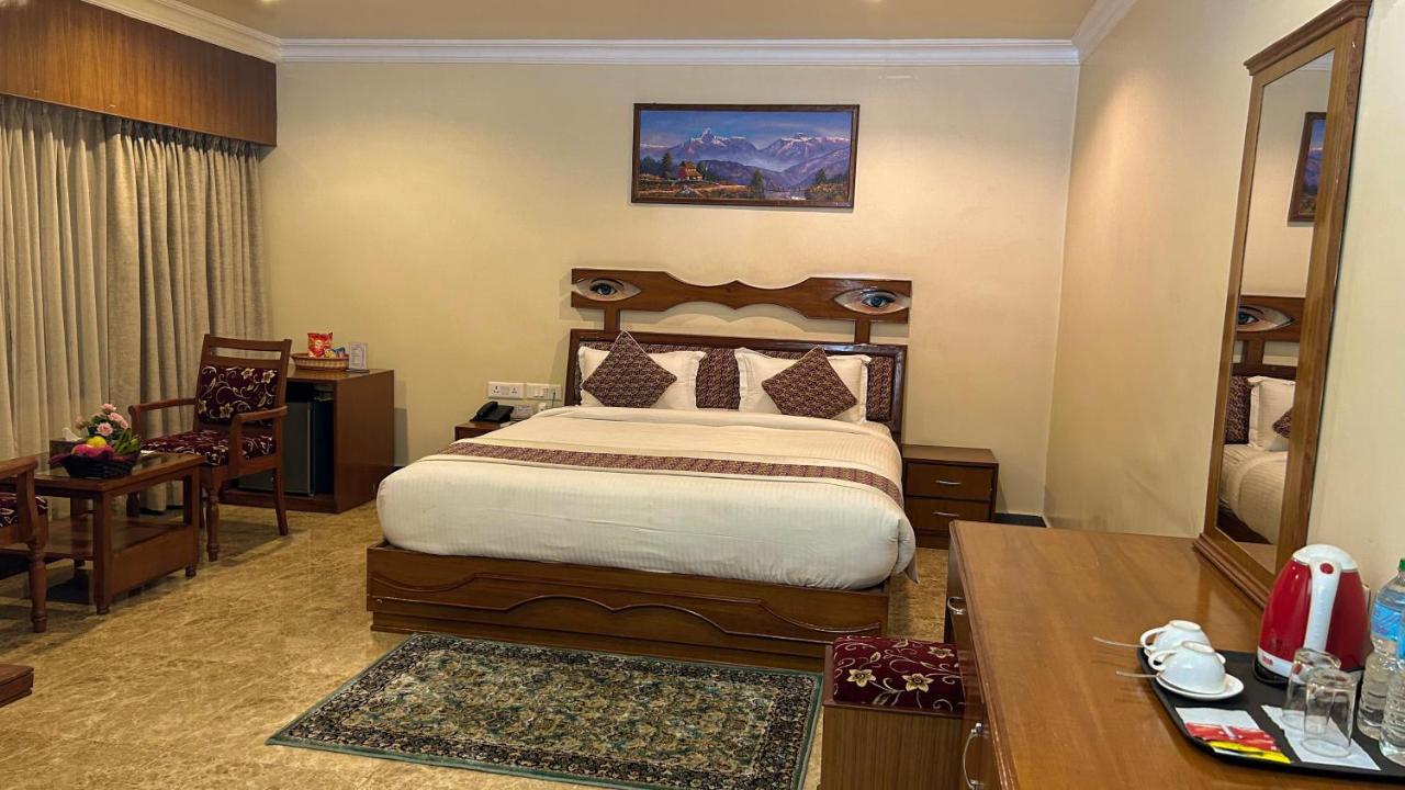 Hotel Earth Light Sauraha Chitwan Ngoại thất bức ảnh