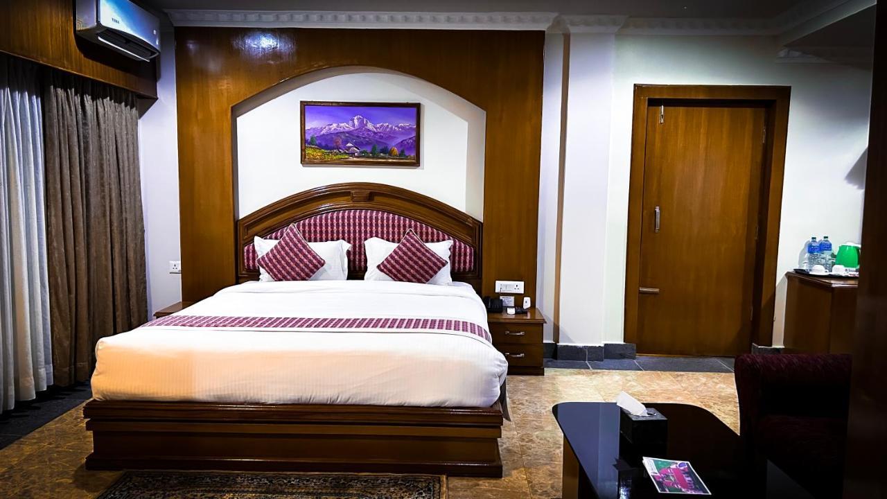 Hotel Earth Light Sauraha Chitwan Ngoại thất bức ảnh