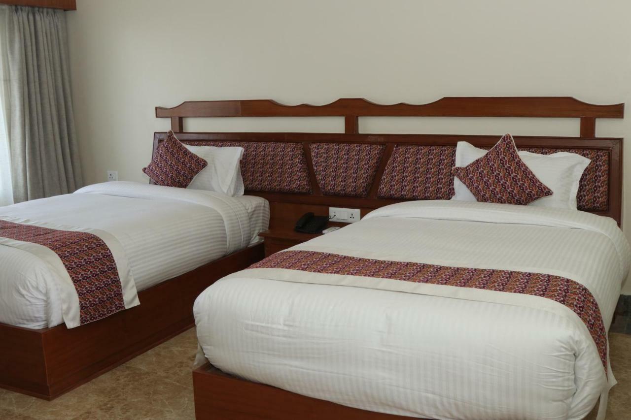 Hotel Earth Light Sauraha Chitwan Ngoại thất bức ảnh